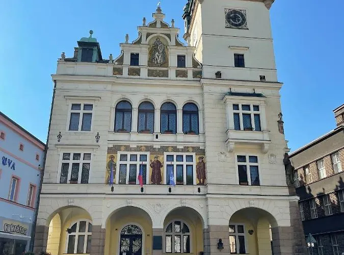 Brodský E1062 Červený Kostelec